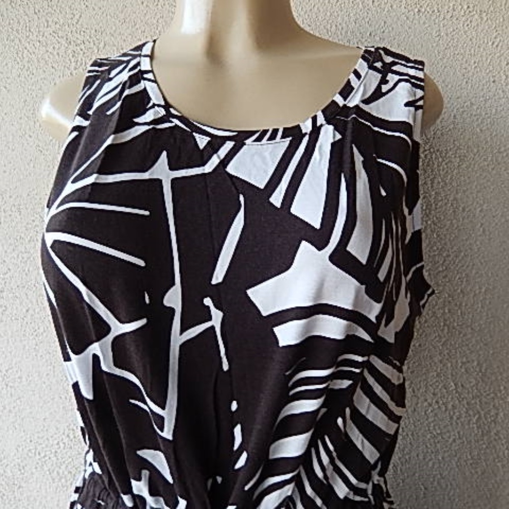 NWT Zenergy by ChicosSize 8  Brown/Whit Sleeveless